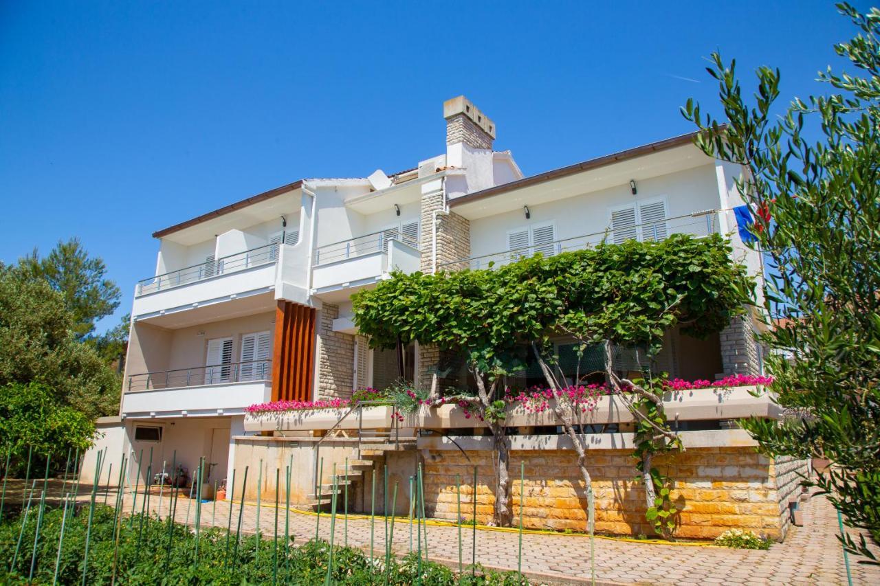 Tonica Apartments Novalja Exterior photo