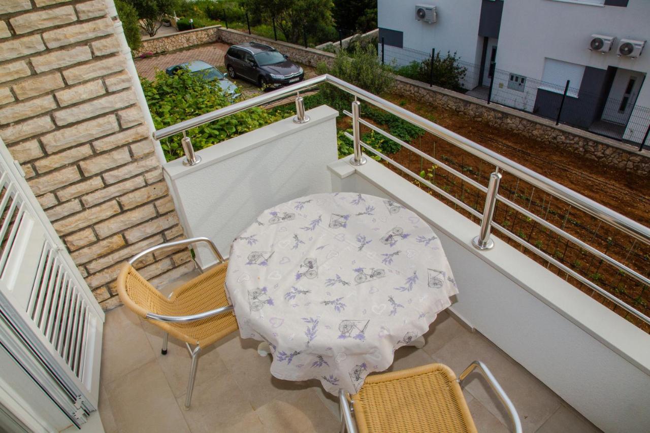 Tonica Apartments Novalja Exterior photo